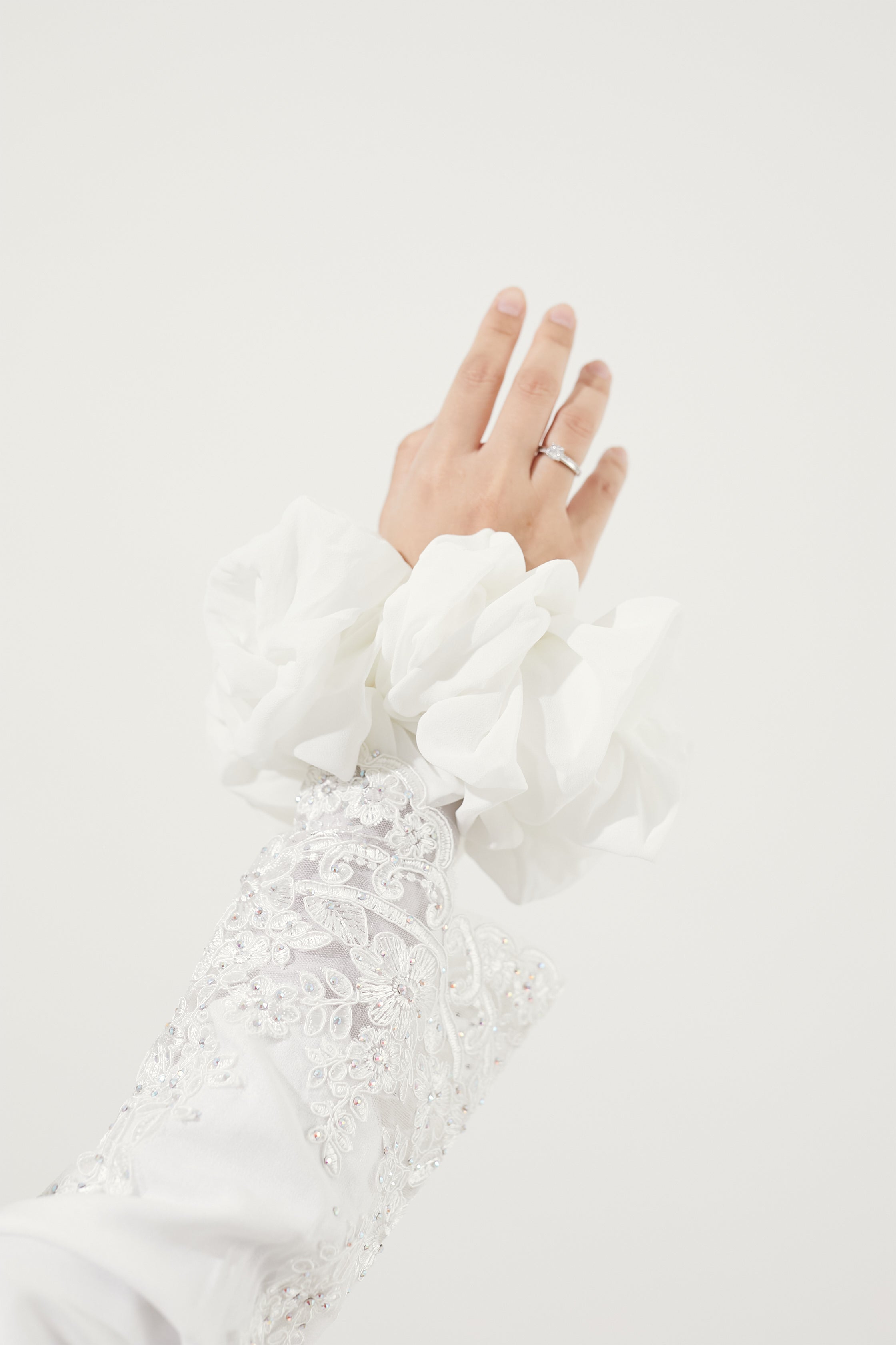 Bridal Wear Set - PEARL CHIFFON BabySeam + Full Inner + Scrunchie  | Guzel KL