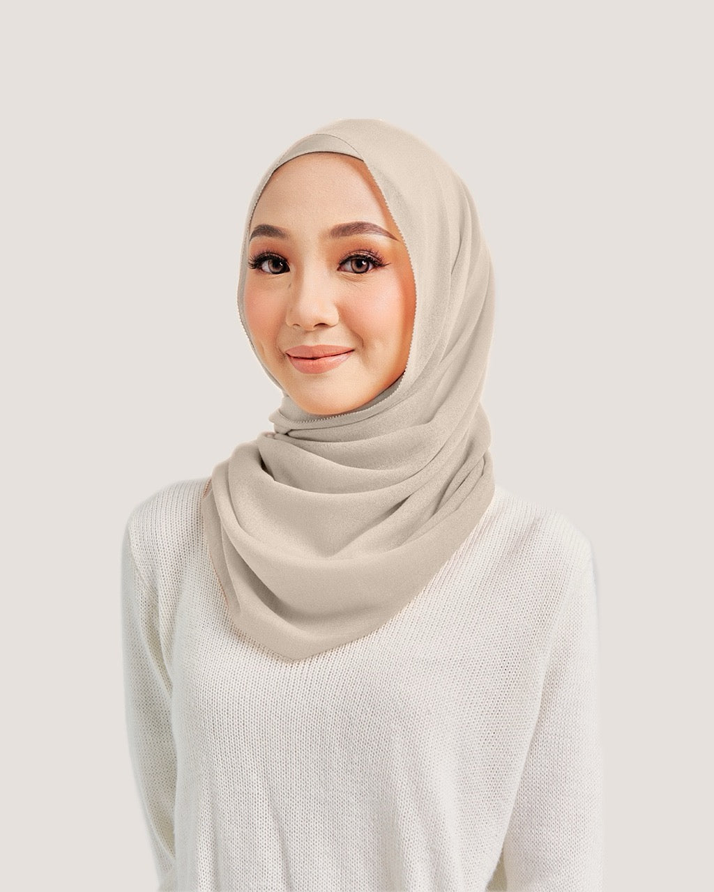 Defect Snug EYELASH in Almond | Guzel KL