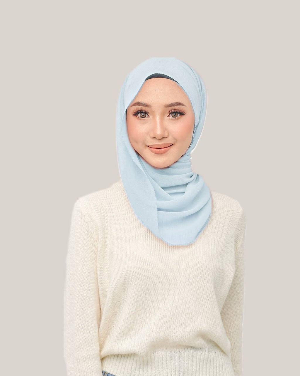 Nawra EYELASH in Baby Blue | Guzel KL