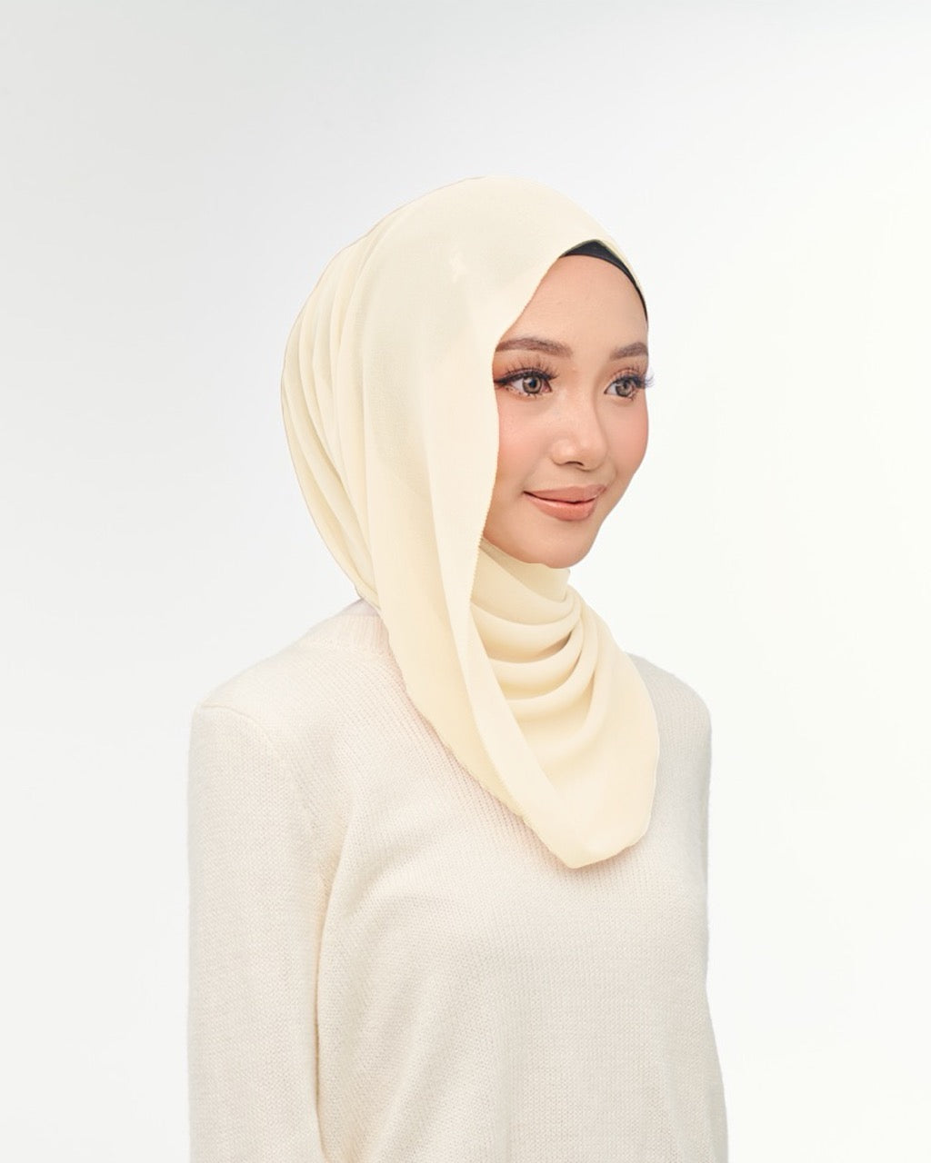 Nawra BABYSEAM in Cream Silk | Guzel KL