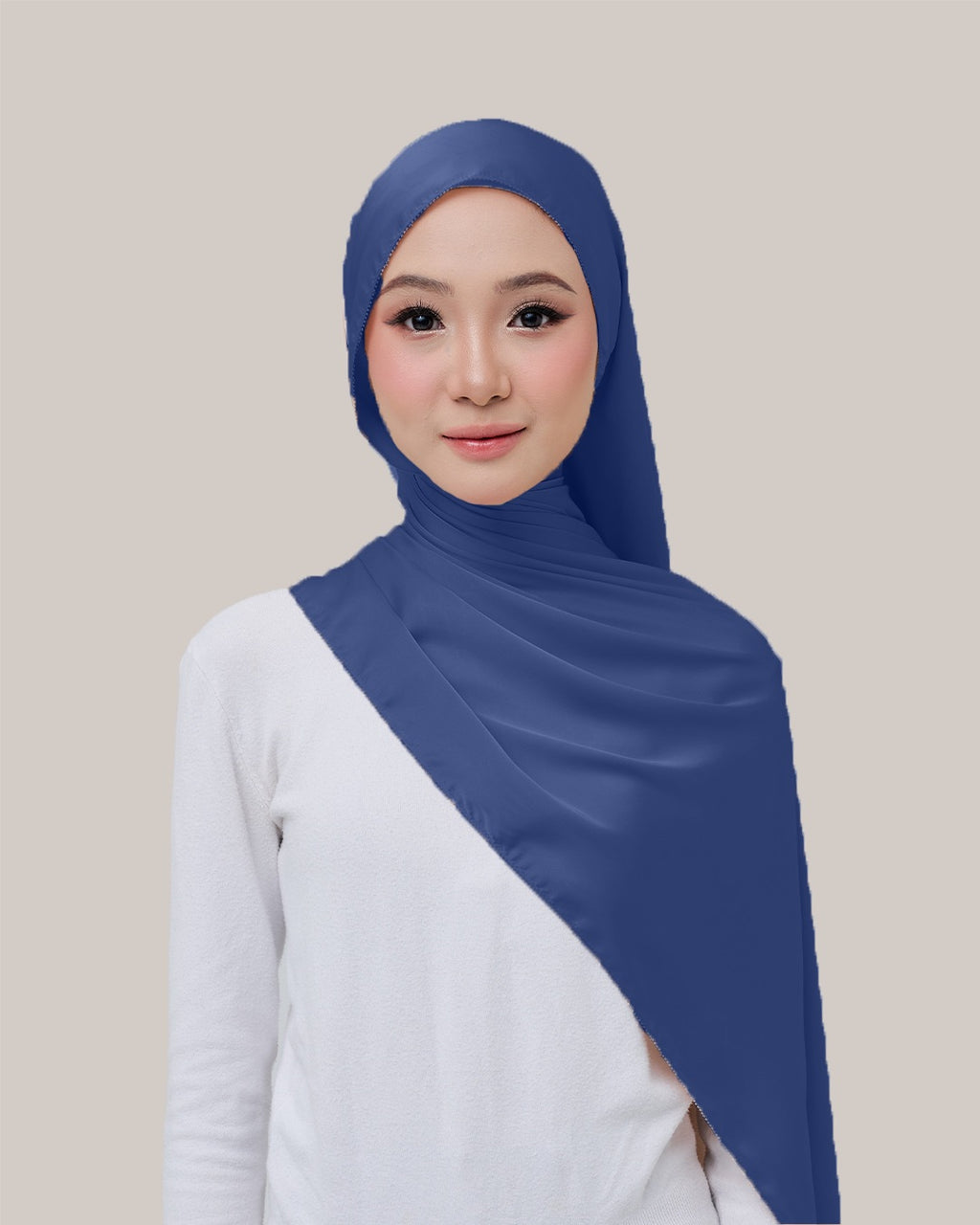 Satin Silk in Deep Sea | Guzel KL