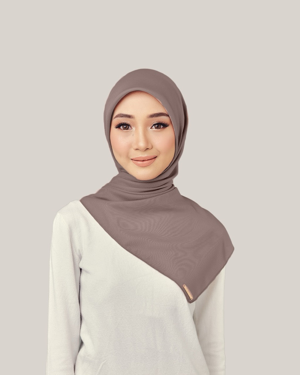 Fluffora Bawal in Beaver Fur | Guzel KL