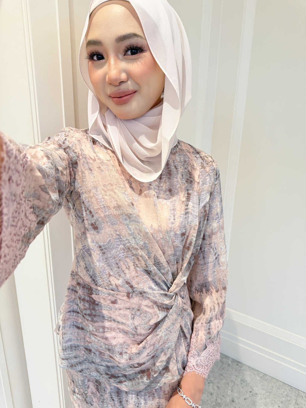 Amani in Grey - Pink