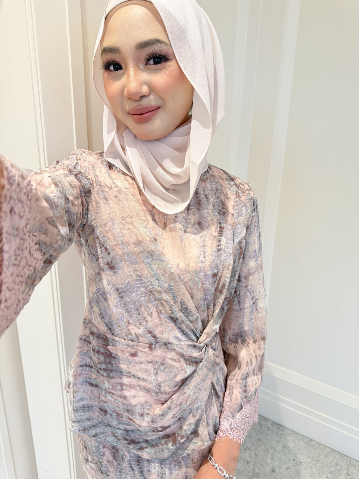 Amani in Grey - Pink