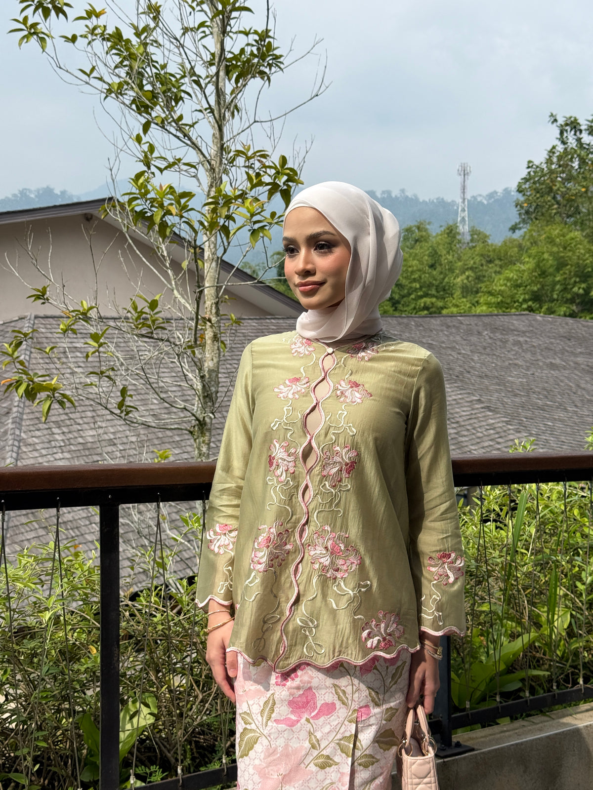 Nona in Green