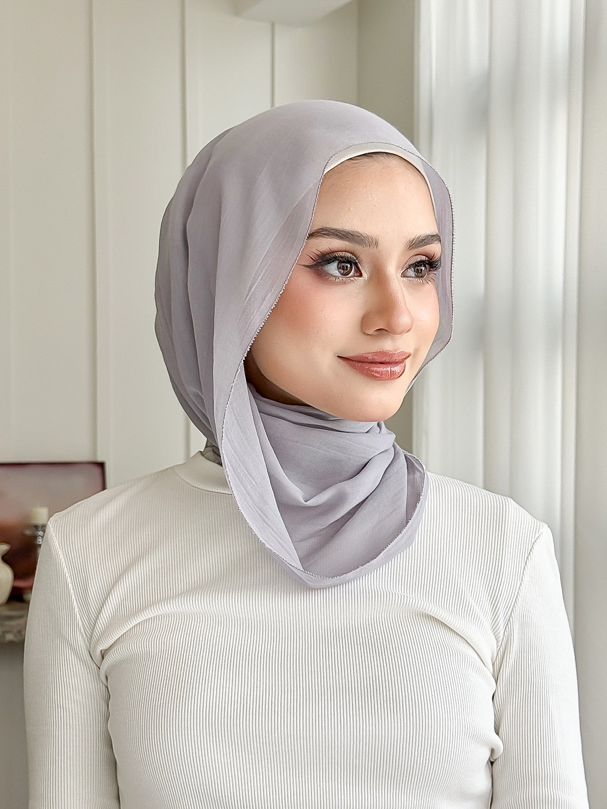 Cloud EYELASH in Metallic Silver| Guzel KL