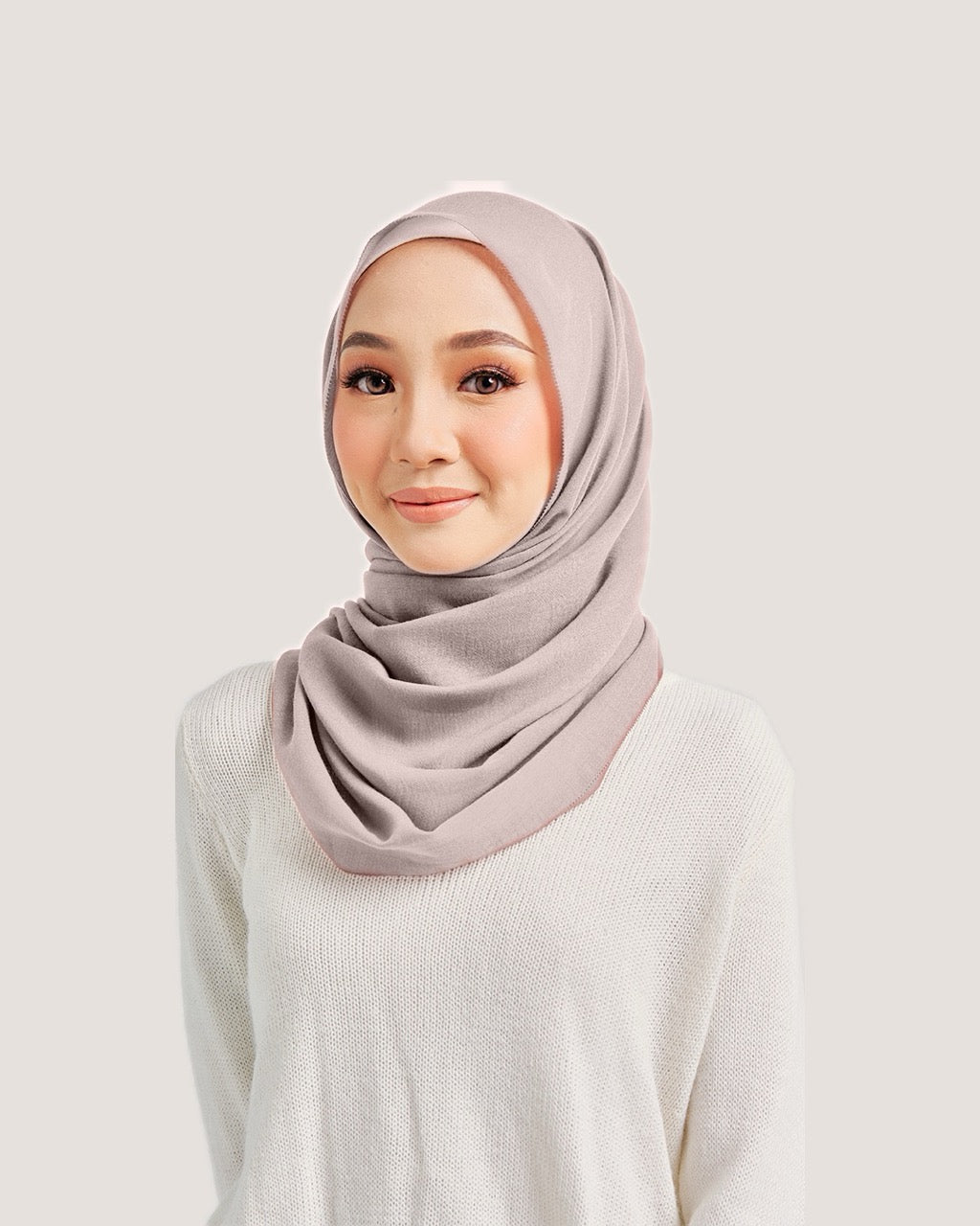 Defect Snug EYELASH in Lighthearted | Guzel KL