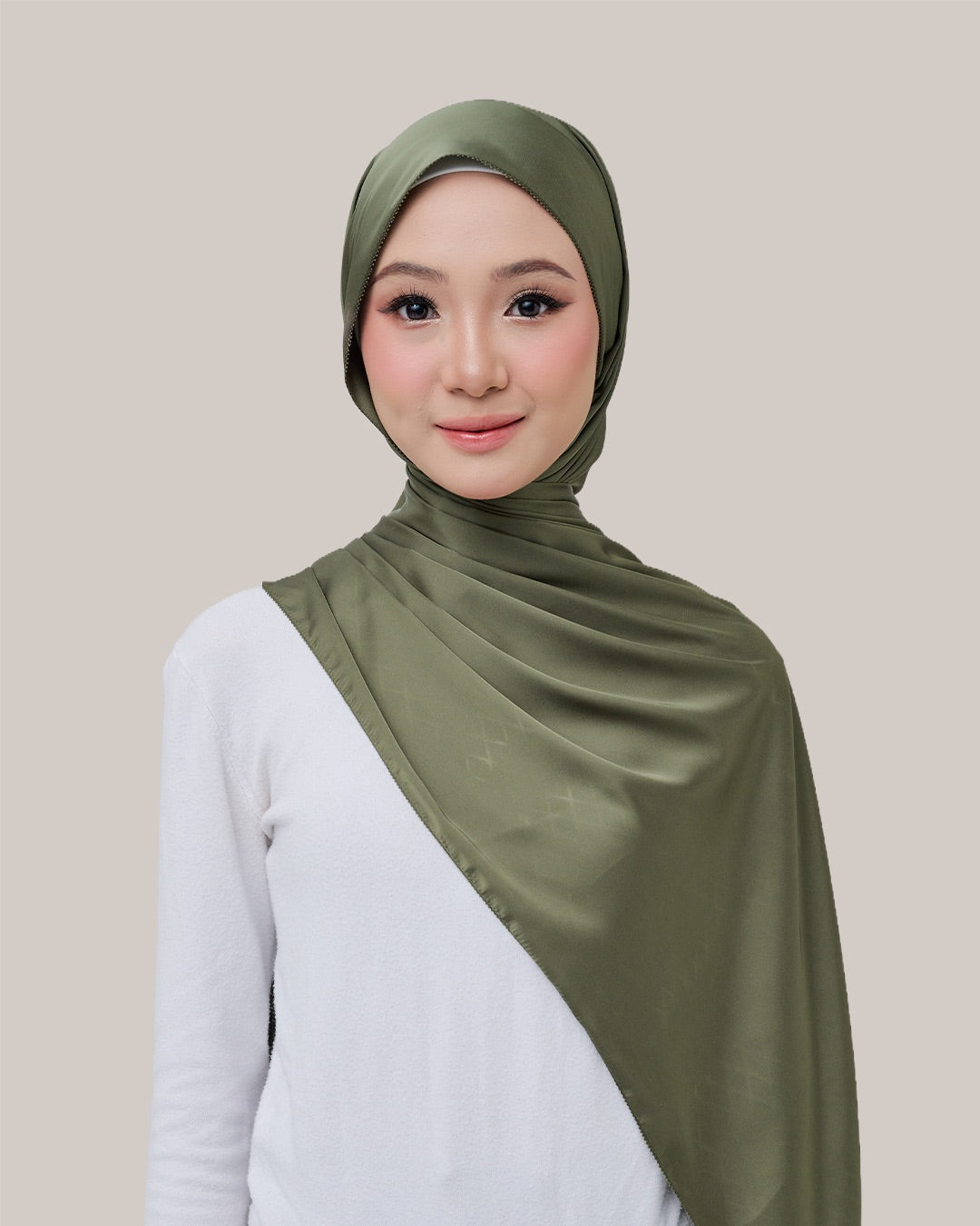 Satin Silk in Most Olive | Guzel KL