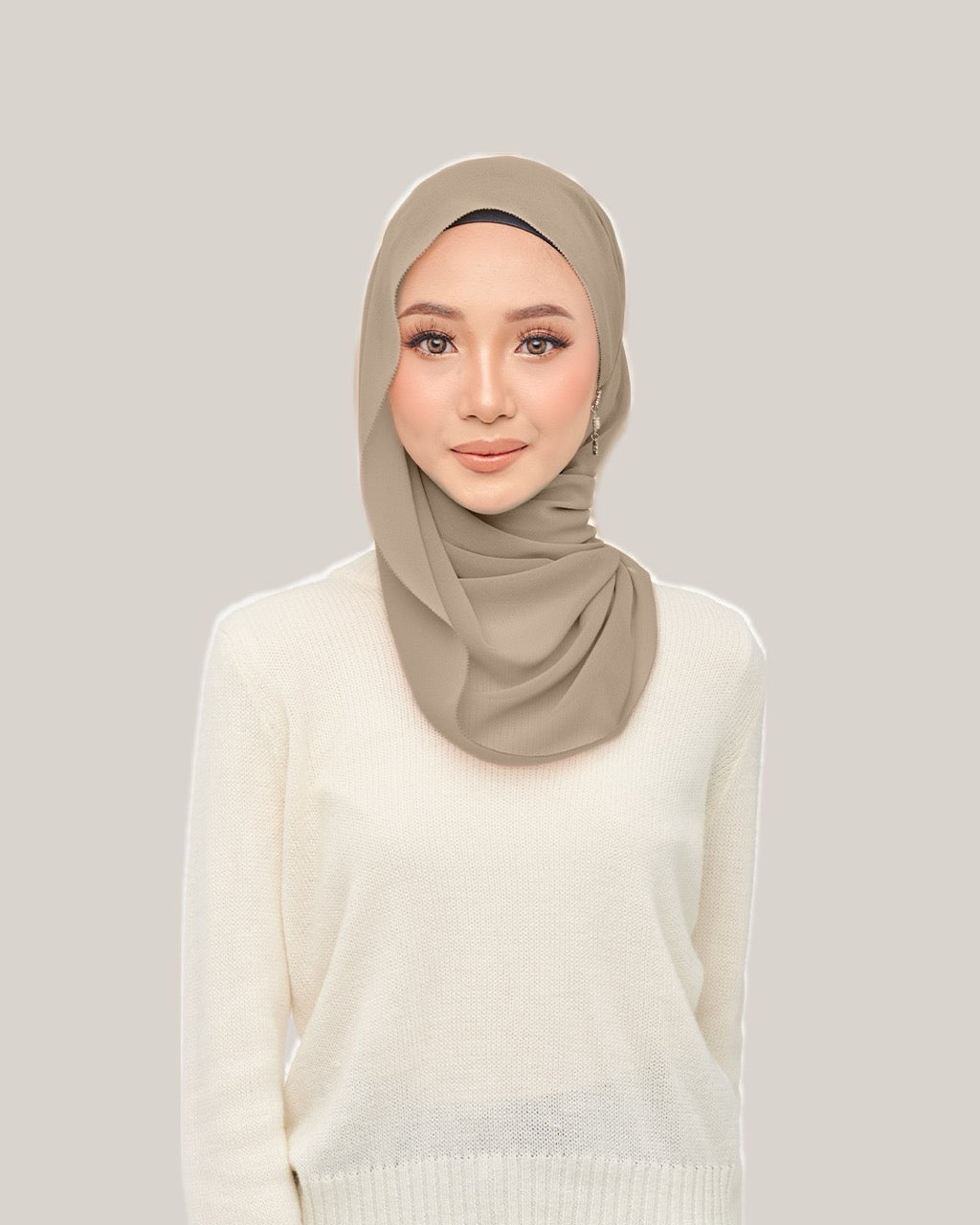 Nawra EYELASH in Oat | Guzel KL