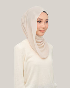 Nawra BABYSEAM in Soft Hazel | Guzel KL