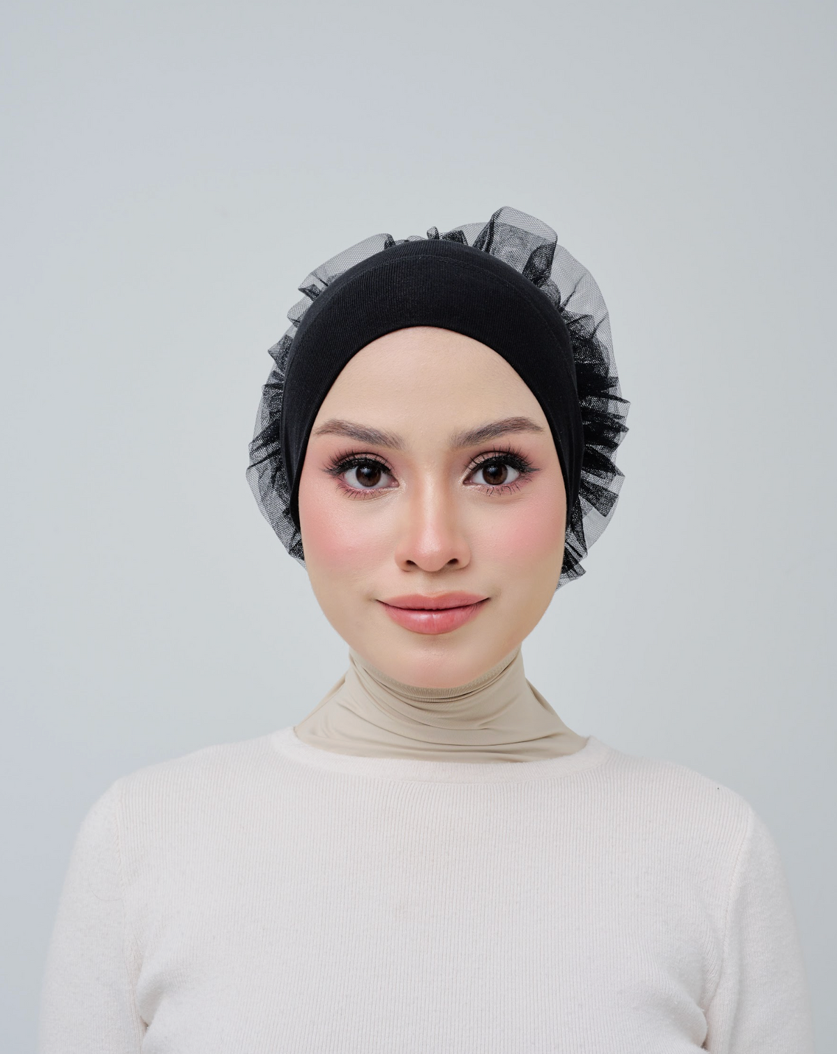 Fluffknot in Black | Guzel KL