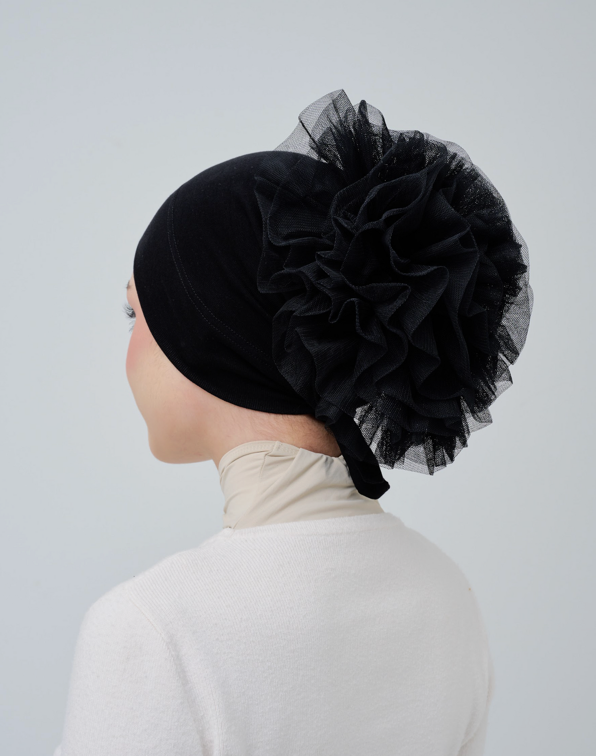 Fluffknot in Black | Guzel KL