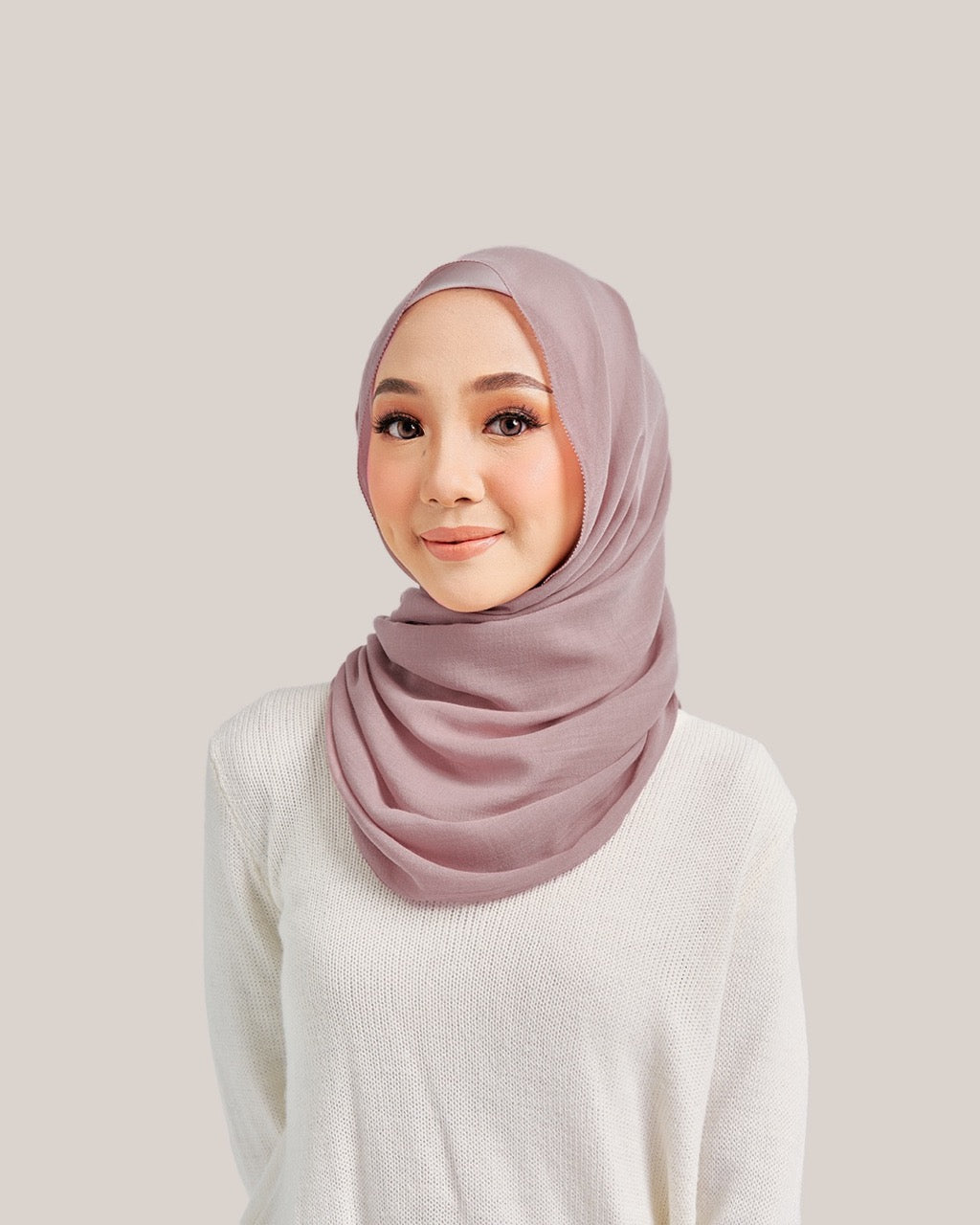 Defect Snug EYELASH in Vienna Lace  | Guzel KL