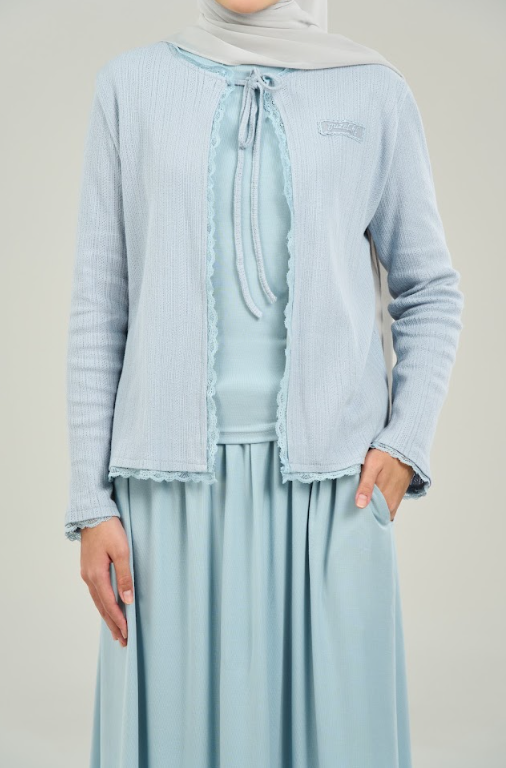 Lola in Blue