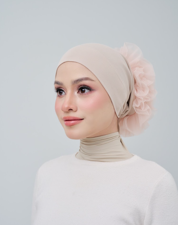 Fluffknot in Chestnut | Guzel KL