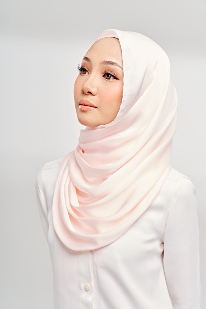 Satin Silk in Secret Scent | Guzel KL