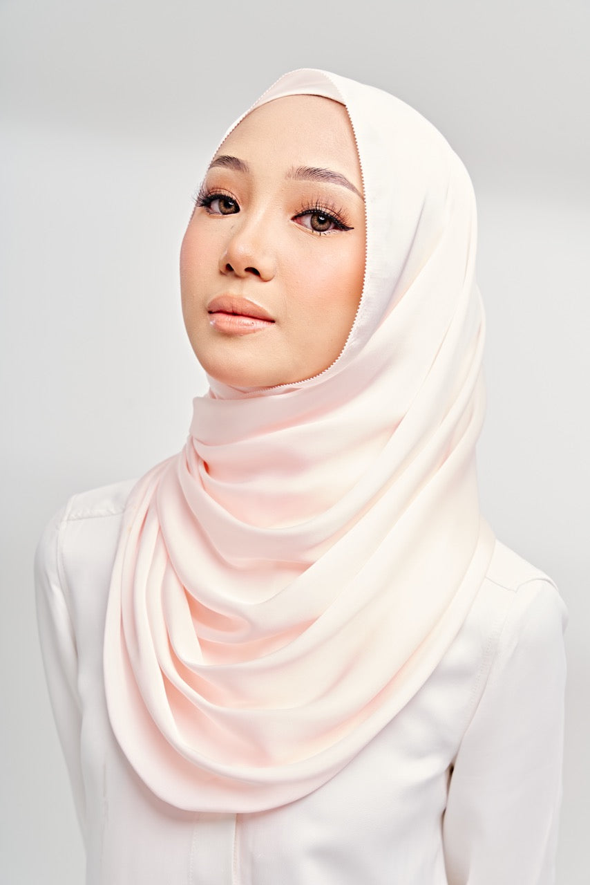 Satin Silk in Secret Scent | Guzel KL